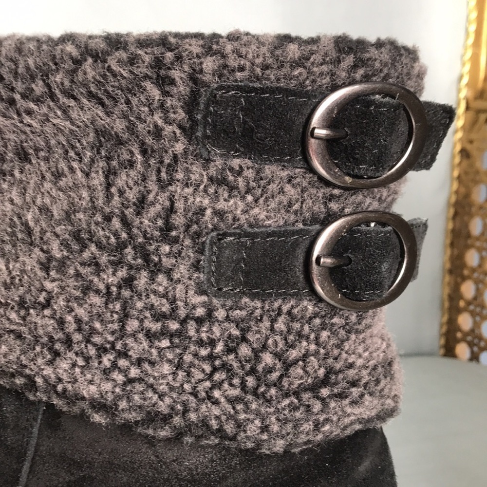 White Mountain black suede faux gray sherpa lined pull on boots size 6.5 - Picture 2 of 11